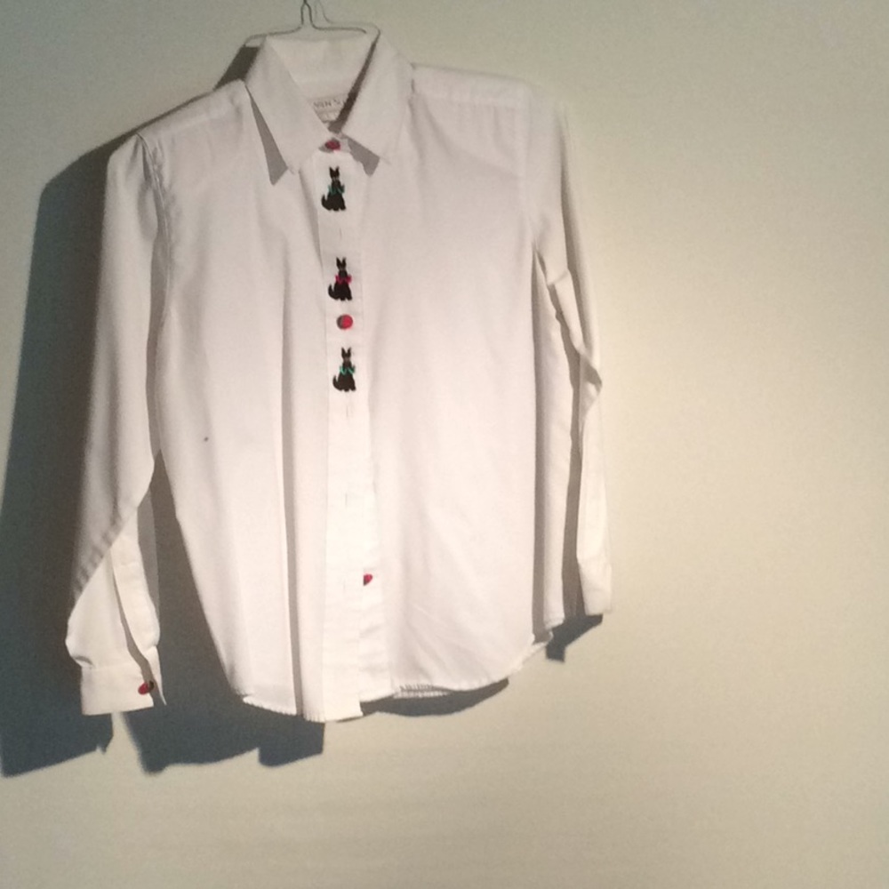 Blouse with dog applique